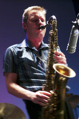 2005_0109_180645AA_1